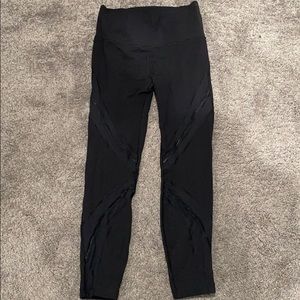 Black lulu leggings!